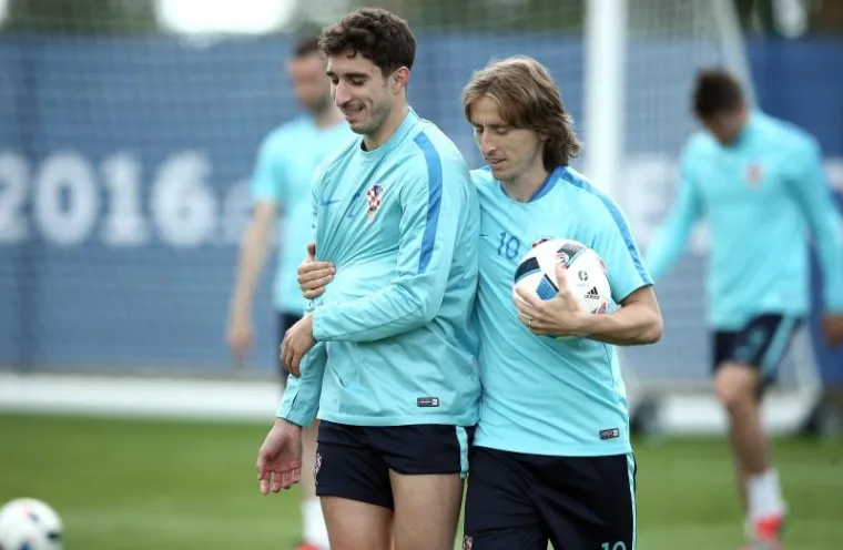 PLJUSAK OPRAO VATRENE: Osjetite da&scaron;ak atmosfere s posljednjeg treninga prije puta u St. Etienne