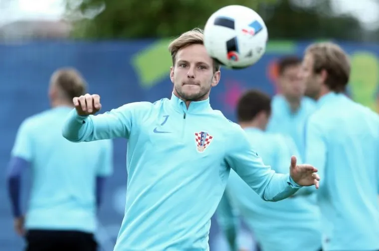 PLJUSAK OPRAO VATRENE: Osjetite da&scaron;ak atmosfere s posljednjeg treninga prije puta u St. Etienne