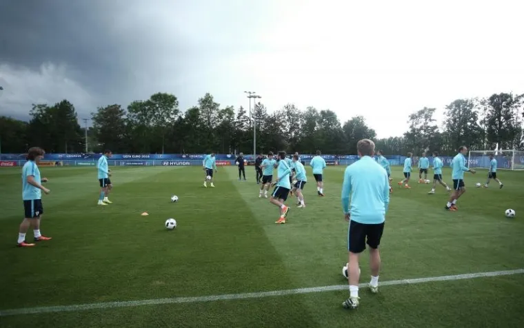 PLJUSAK OPRAO VATRENE: Osjetite da&scaron;ak atmosfere s posljednjeg treninga prije puta u St. Etienne