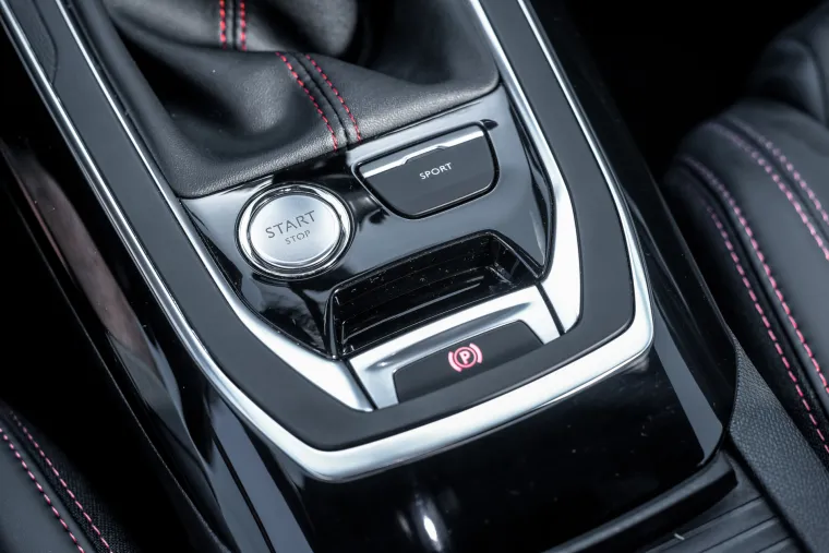 DVOBOJNI SPORTAŠ: Peugeot 308 GTi je automobil u kojem ćete uživati u baš svakoj sekundi