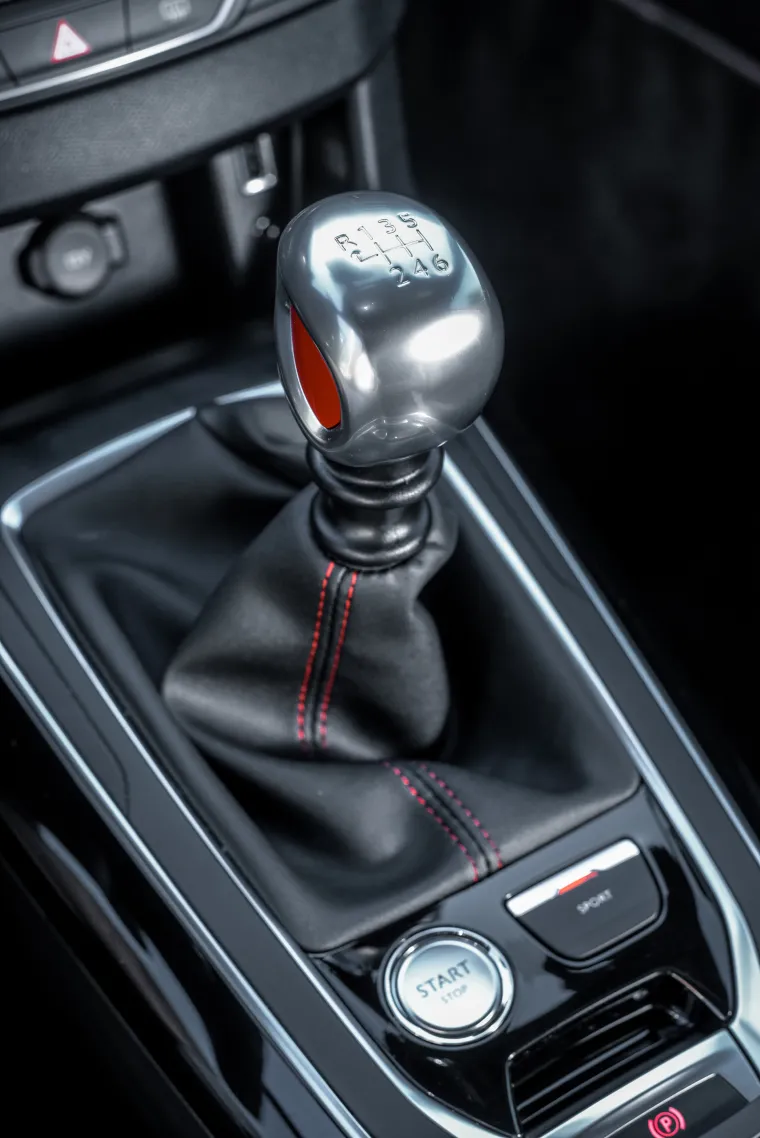 DVOBOJNI SPORTAŠ: Peugeot 308 GTi je automobil u kojem ćete uživati u baš svakoj sekundi