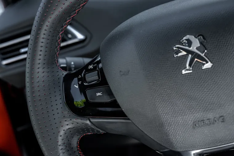 DVOBOJNI SPORTA&Scaron;: Peugeot 308 GTi je automobil u kojem ćete uživati u ba&scaron; svakoj sekundi