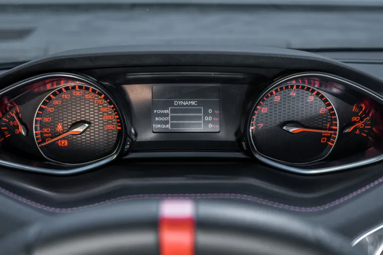 DVOBOJNI SPORTA&Scaron;: Peugeot 308 GTi je automobil u kojem ćete uživati u ba&scaron; svakoj sekundi