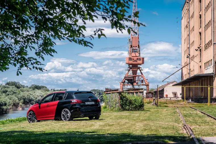 DVOBOJNI SPORTA&Scaron;: Peugeot 308 GTi je automobil u kojem ćete uživati u ba&scaron; svakoj sekundi