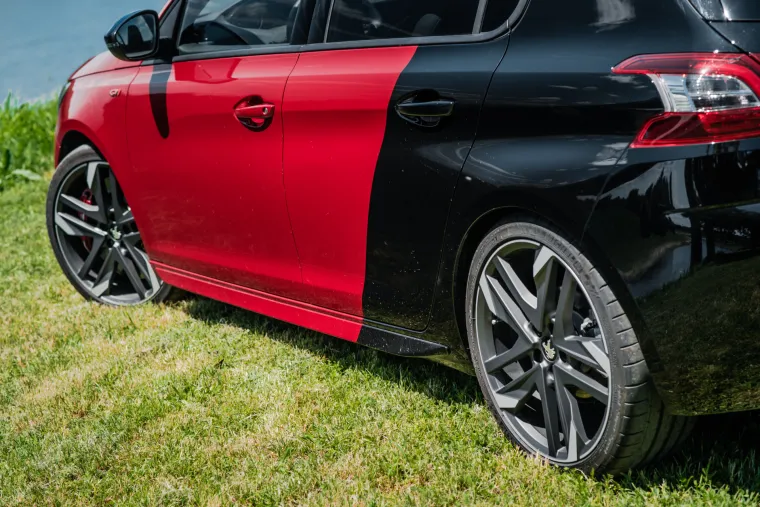 DVOBOJNI SPORTA&Scaron;: Peugeot 308 GTi je automobil u kojem ćete uživati u ba&scaron; svakoj sekundi