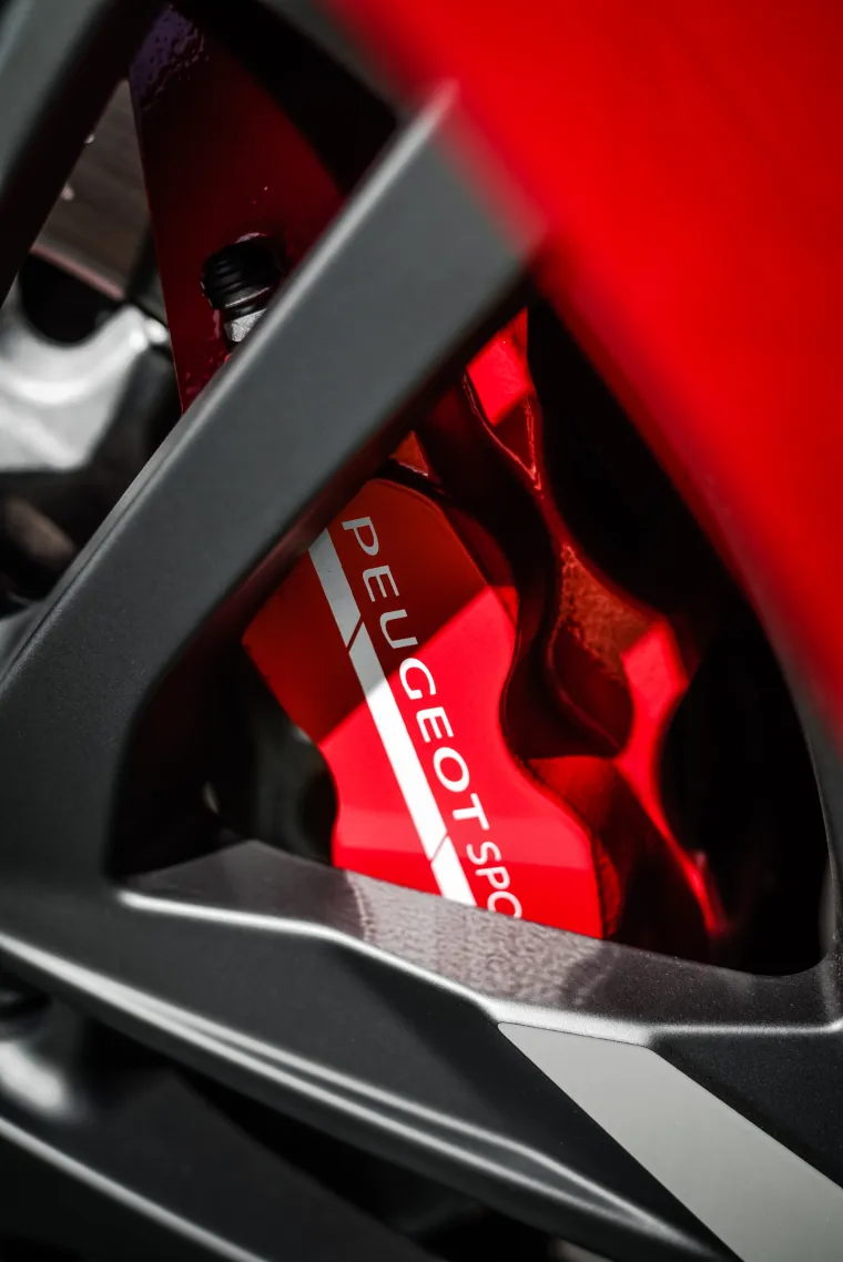 DVOBOJNI SPORTA&Scaron;: Peugeot 308 GTi je automobil u kojem ćete uživati u ba&scaron; svakoj sekundi