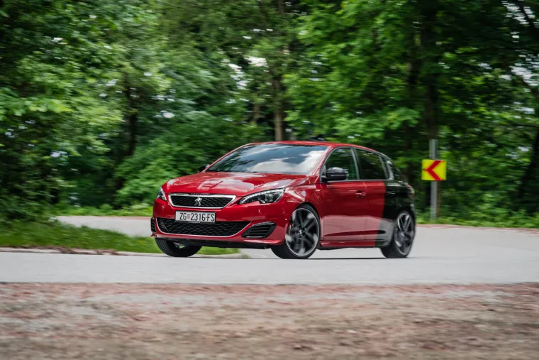 DVOBOJNI SPORTA&Scaron;: Peugeot 308 GTi je automobil u kojem ćete uživati u ba&scaron; svakoj sekundi