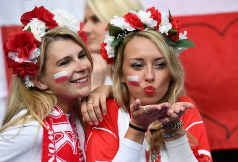 Poljske navijačice na tribini Stade de Francea podržale su svoju reprezentaciju na utakmici protiv Njemačke