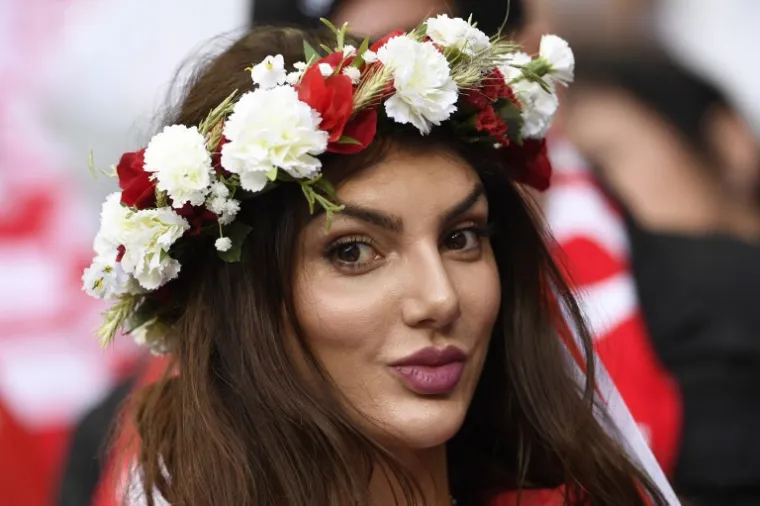 Poljske navijačice na tribini Stade de Francea podržale su svoju reprezentaciju na utakmici protiv Njemačke