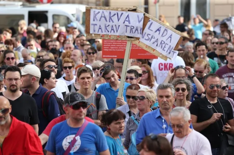 1500 ljudi prosvjedovalo na Markovom trgu