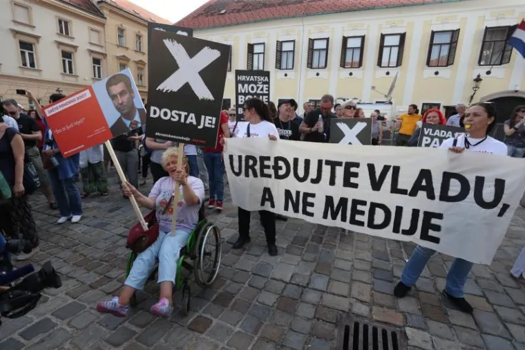 1500 ljudi prosvjedovalo na Markovom trgu