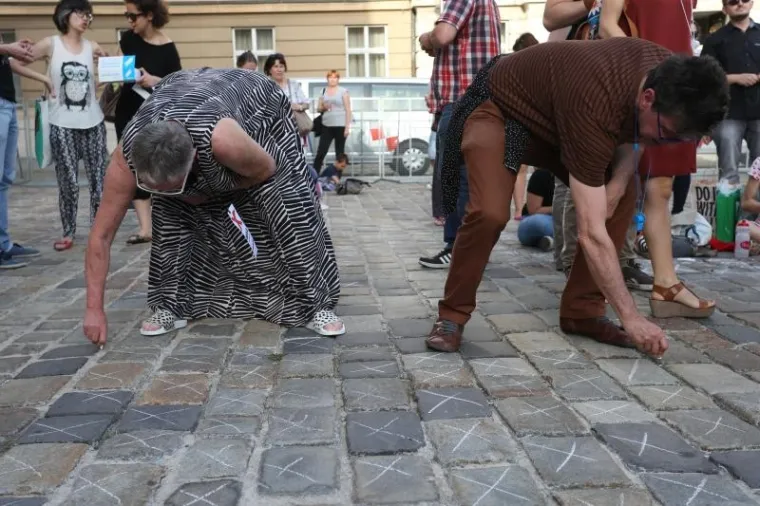 1500 ljudi prosvjedovalo na Markovom trgu