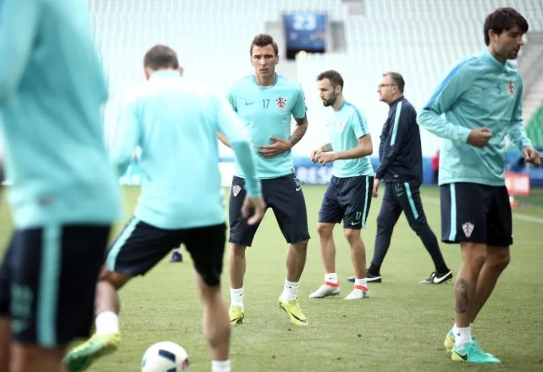 DARIO SRNA PREDVODIO VATRENE: Kapetan je jako motiviran za Če&scaron;ku