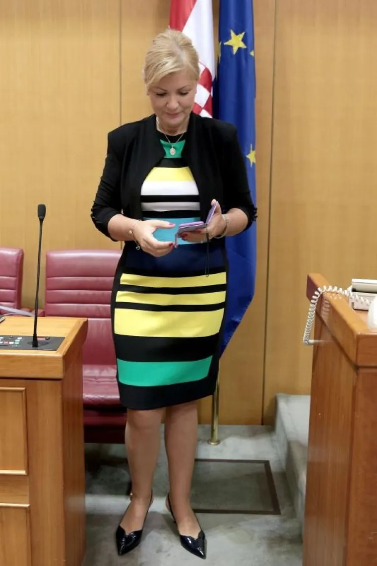 Bernardica Juretić, ministrica socijalne politike i mladih, zanimljivom odjevnom kombinacijom plijenila je pažnju u Saboru.