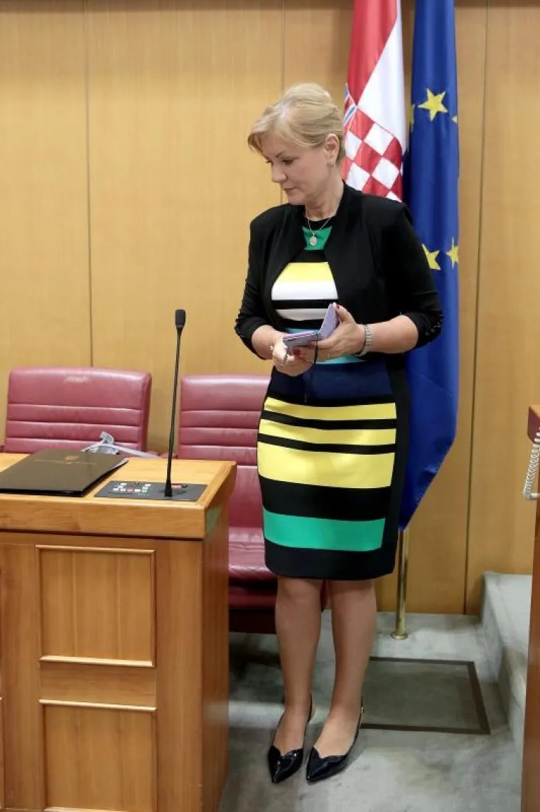 SVI SU GLEDALI U NJU: Ministrica Juretić plijenila pažnju zanimljivom haljinom