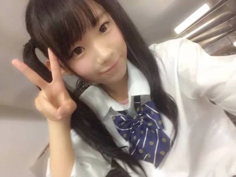 Neki ljudi izgledaju starije od svojih godina, dok drugi izgledaju mlađe. Ovdje imamo ekstremni slučaj žene kojoj je na prvi pogled jako te&scaron;ko pogoditi koliko je stara.