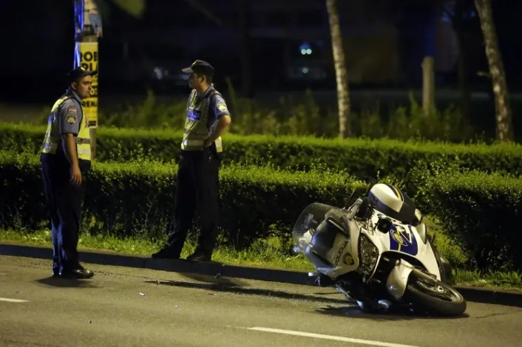 PROMETNA NESREĆA NA DRŽIĆEVOJ: Sudarili se policajac na motoru i osobni automobil