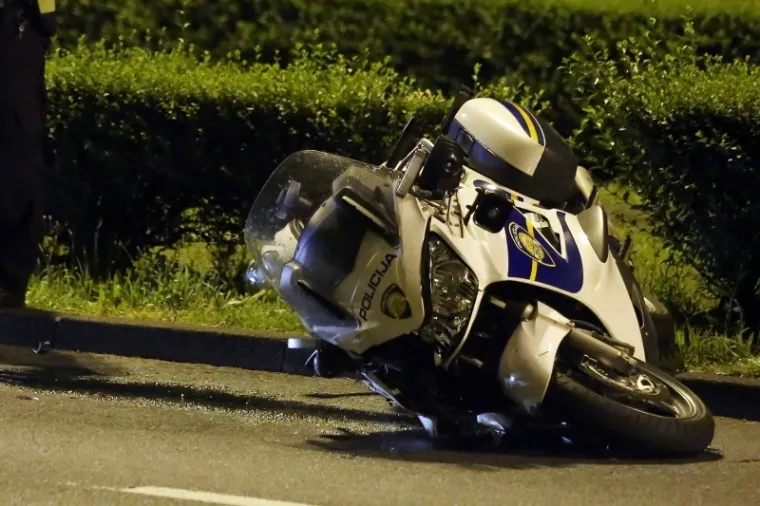 PROMETNA NESREĆA NA DRŽIĆEVOJ: Sudarili se policajac na motoru i osobni automobil