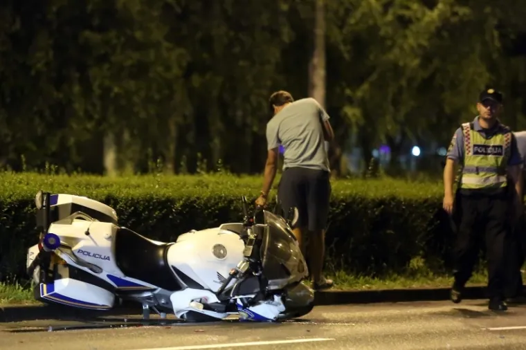 PROMETNA NESREĆA NA DRŽIĆEVOJ: Sudarili se policajac na motoru i osobni automobil