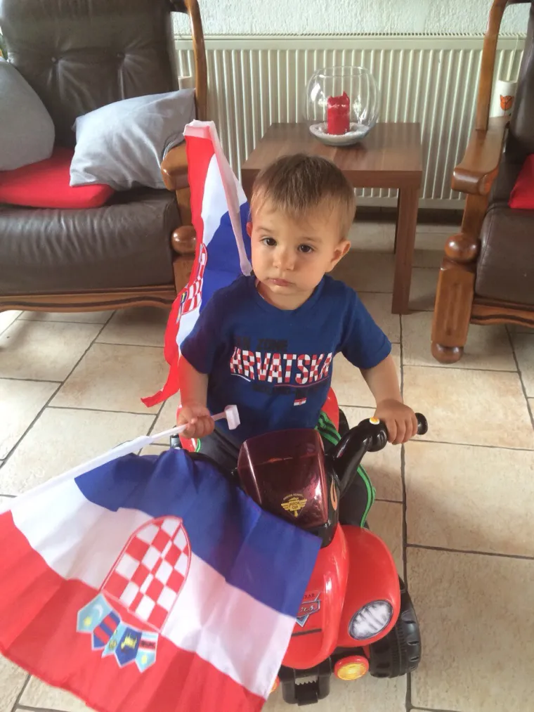 AJMO HRVATSKA: Čitavu zemlju trese nogometna groznica zbog Vatrenih