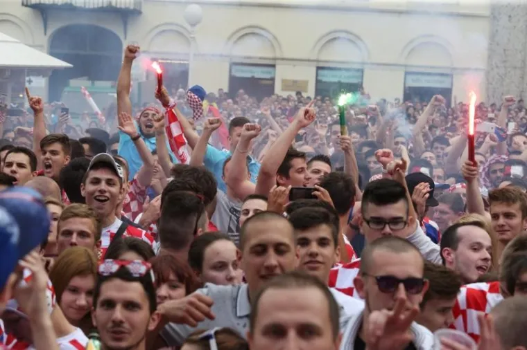 TRG JE PODIVLJAO: Peri&scaron;ićev gol izazvao euforiju među navijačima