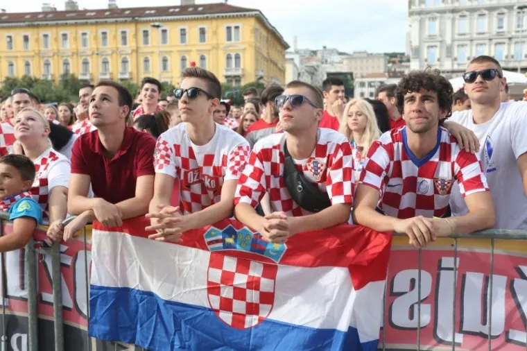 TRG JE PODIVLJAO: Peri&scaron;ićev gol izazvao euforiju među navijačima