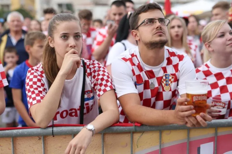 TRG JE PODIVLJAO: Peri&scaron;ićev gol izazvao euforiju među navijačima