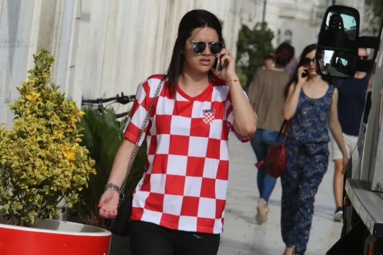 TRG JE PODIVLJAO: Peri&scaron;ićev gol izazvao euforiju među navijačima