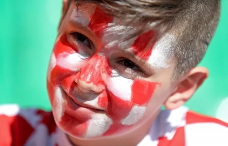 LUDILO NA TRIBINAMA: Pogledajte atmosferu koju su stvorili hrvatski navijači