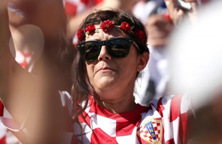 LUDILO NA TRIBINAMA: Pogledajte atmosferu koju su stvorili hrvatski navijači