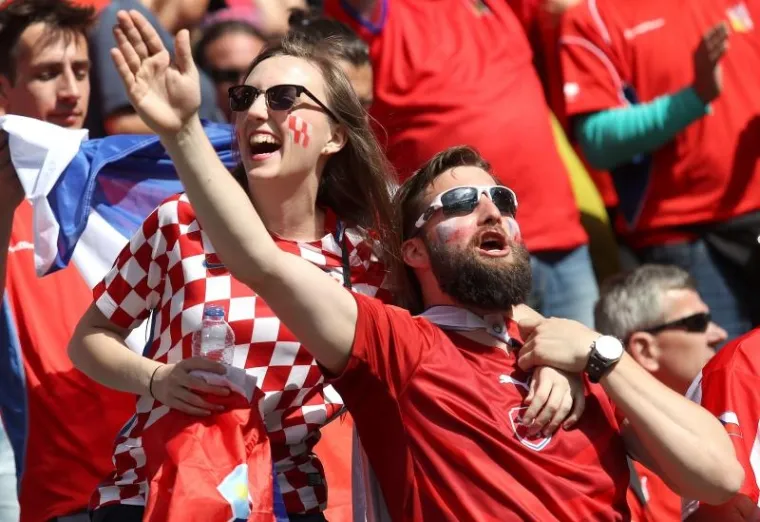 LUDILO NA TRIBINAMA: Pogledajte atmosferu koju su stvorili hrvatski navijači