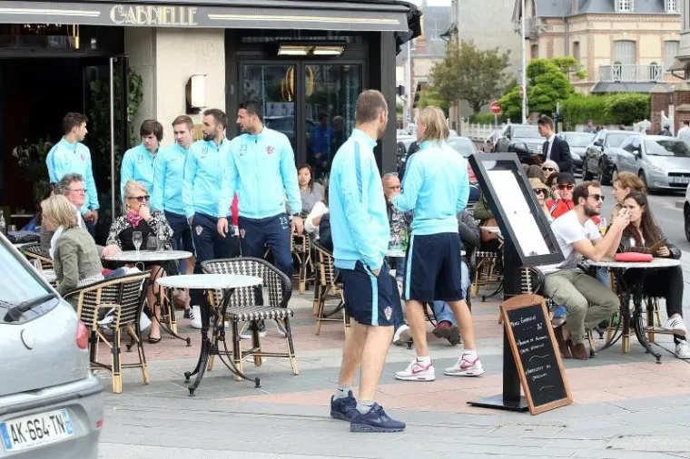 ODMAK OD TAKTIKE: Hrvatski nogometaši upoznali Deauville