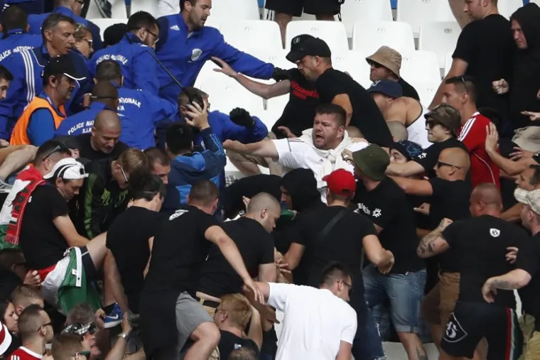 NEREDI U MARSEILLEU: Nikome nije jasno zašto su se potukli mađarski i islandski navijači