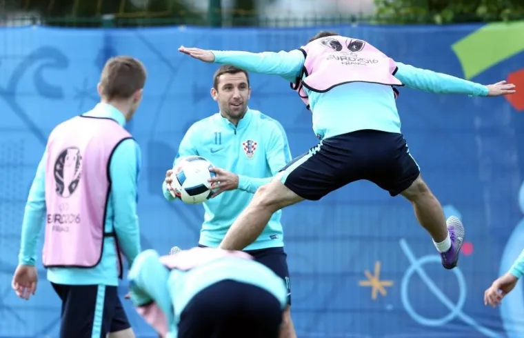 UIGRALI SE: Pogledajte detalje s treninga na stadionu Parc de Loisirs