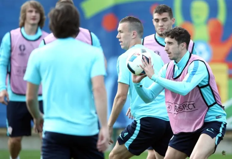 UIGRALI SE: Pogledajte detalje s treninga na stadionu Parc de Loisirs