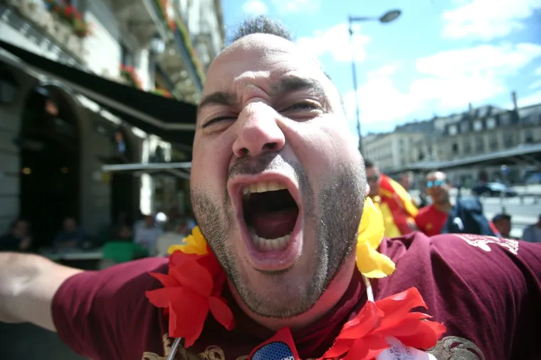 Hrvatski i &scaron;panjolski navijači vesele se na ulicama 'bisera Akvitanije'