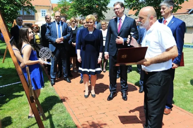 POVIJESNI SUSRET: Kolinda Grabar-Kitarović i Aleksandar Vučić u Dalju