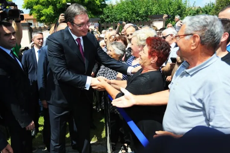 POVIJESNI SUSRET: Kolinda Grabar-Kitarović i Aleksandar Vučić u Dalju