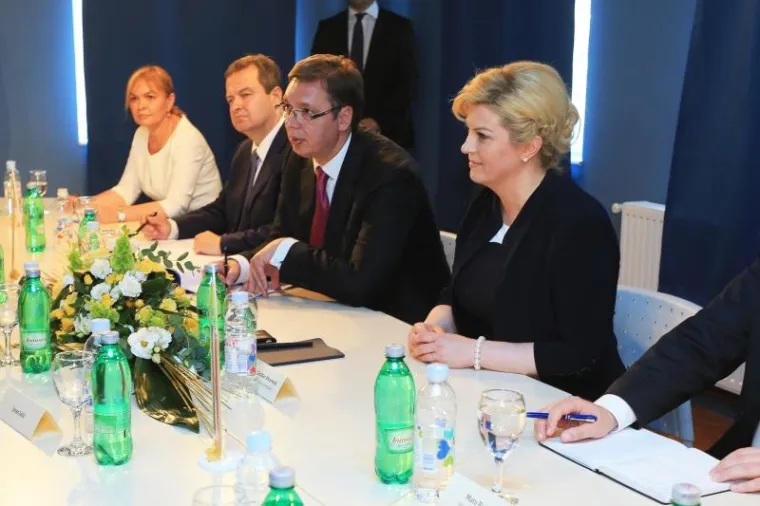 POVIJESNI SUSRET: Kolinda Grabar-Kitarović i Aleksandar Vučić u Dalju