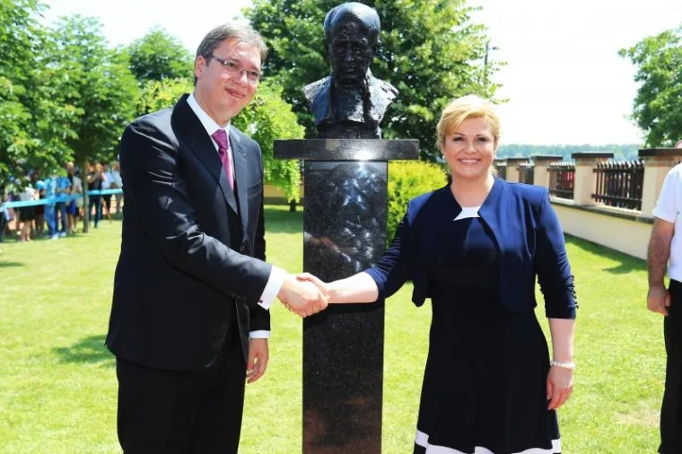POVIJESNI SUSRET: Kolinda Grabar-Kitarović i Aleksandar Vučić u Dalju