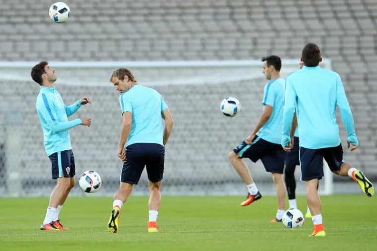 LO&Scaron;A VIJEST S POSLJEDNJEG TRENINGA: Bez Mandžukića na &Scaron;panjolce, Modrić promatrao suigrače sa strane