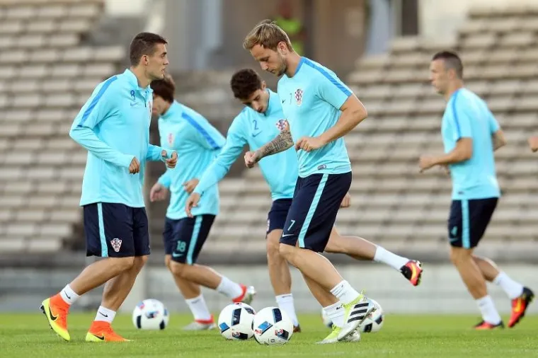 LO&Scaron;A VIJEST S POSLJEDNJEG TRENINGA: Bez Mandžukića na &Scaron;panjolce, Modrić promatrao suigrače sa strane