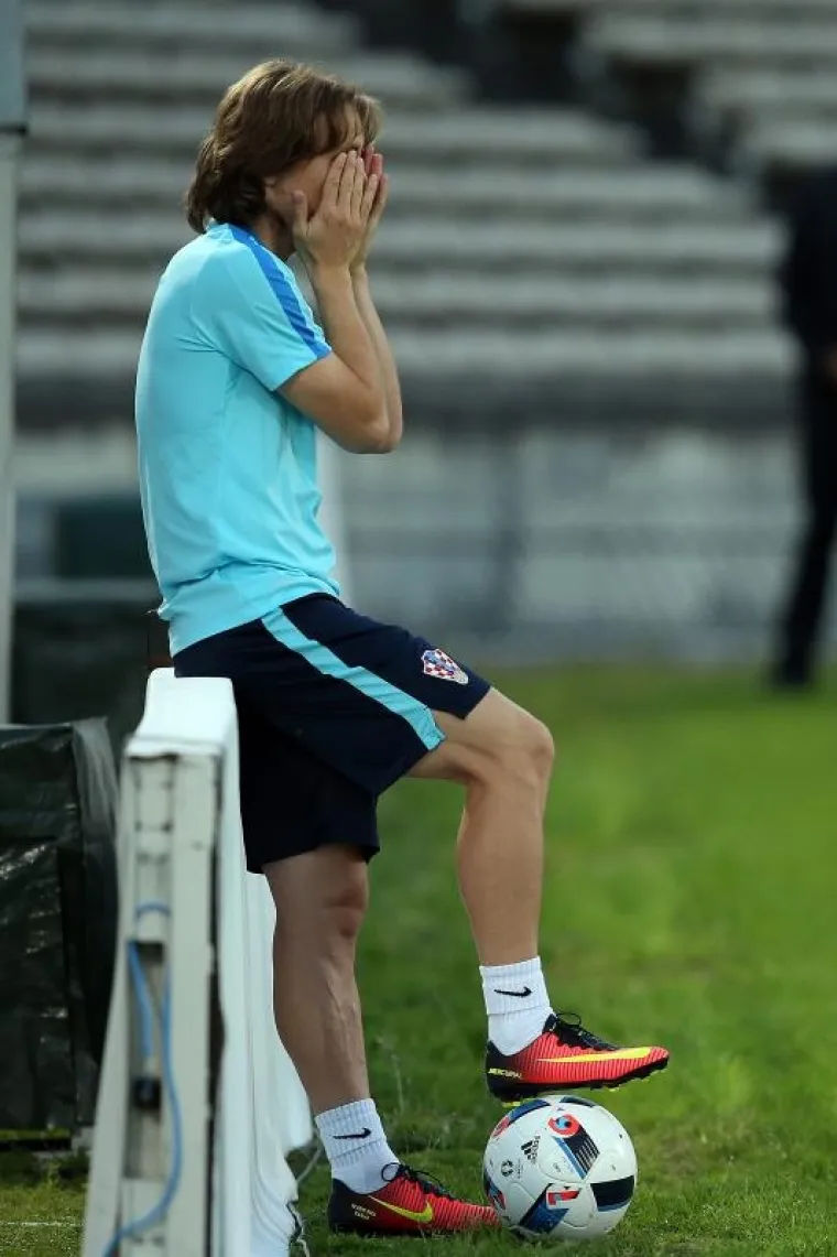 LO&Scaron;A VIJEST S POSLJEDNJEG TRENINGA: Bez Mandžukića na &Scaron;panjolce, Modrić promatrao suigrače sa strane