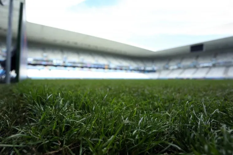 KI&Scaron;A NAPRAVILA PROBLEME: Travnjak na stadionu u Bordeauxu u prilično je lo&scaron;em stanju