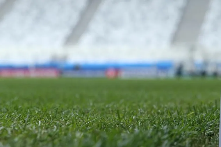 KI&Scaron;A NAPRAVILA PROBLEME: Travnjak na stadionu u Bordeauxu u prilično je lo&scaron;em stanju