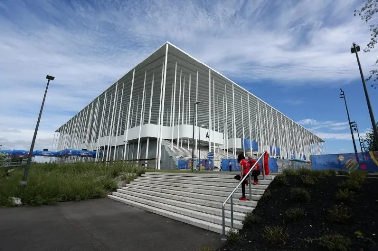 KI&Scaron;A NAPRAVILA PROBLEME: Travnjak na stadionu u Bordeauxu u prilično je lo&scaron;em stanju