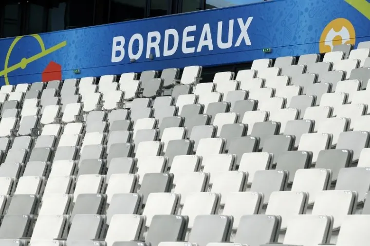 KI&Scaron;A NAPRAVILA PROBLEME: Travnjak na stadionu u Bordeauxu u prilično je lo&scaron;em stanju