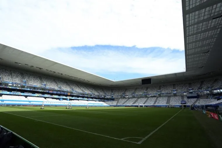 KI&Scaron;A NAPRAVILA PROBLEME: Travnjak na stadionu u Bordeauxu u prilično je lo&scaron;em stanju