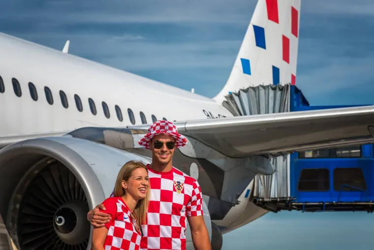 FOTOGALERIJA: Atmosfera s jutrošnjeg charter leta Croatia Airlinesa s hrvatskim navijačima