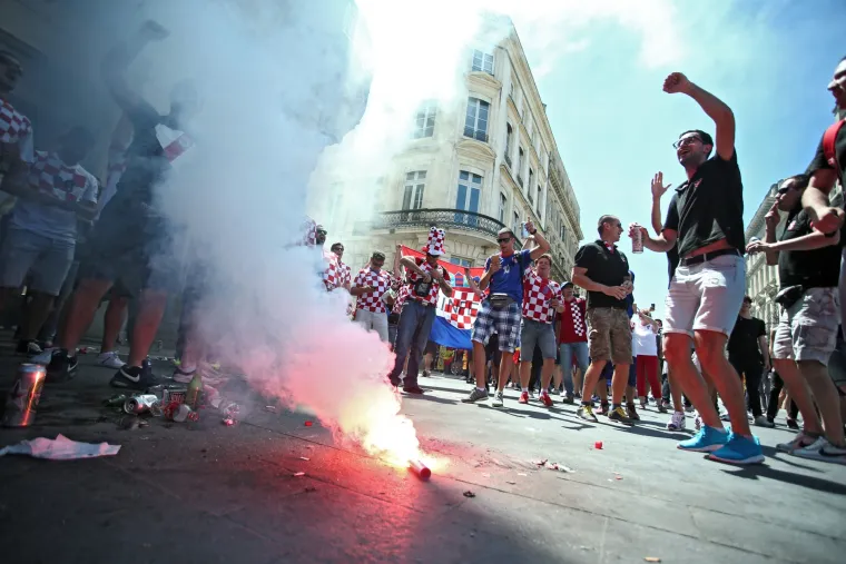 Hrvatski navijači u Bordeauxu